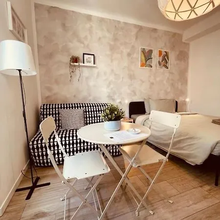 Apartment Ama Piazza Insubria 8 *