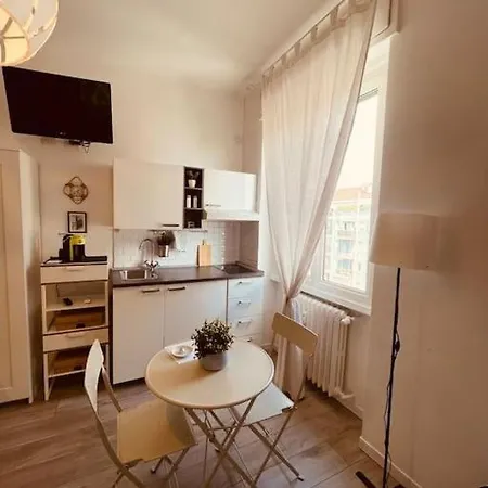 Ama Piazza Insubria 8 Apartment
